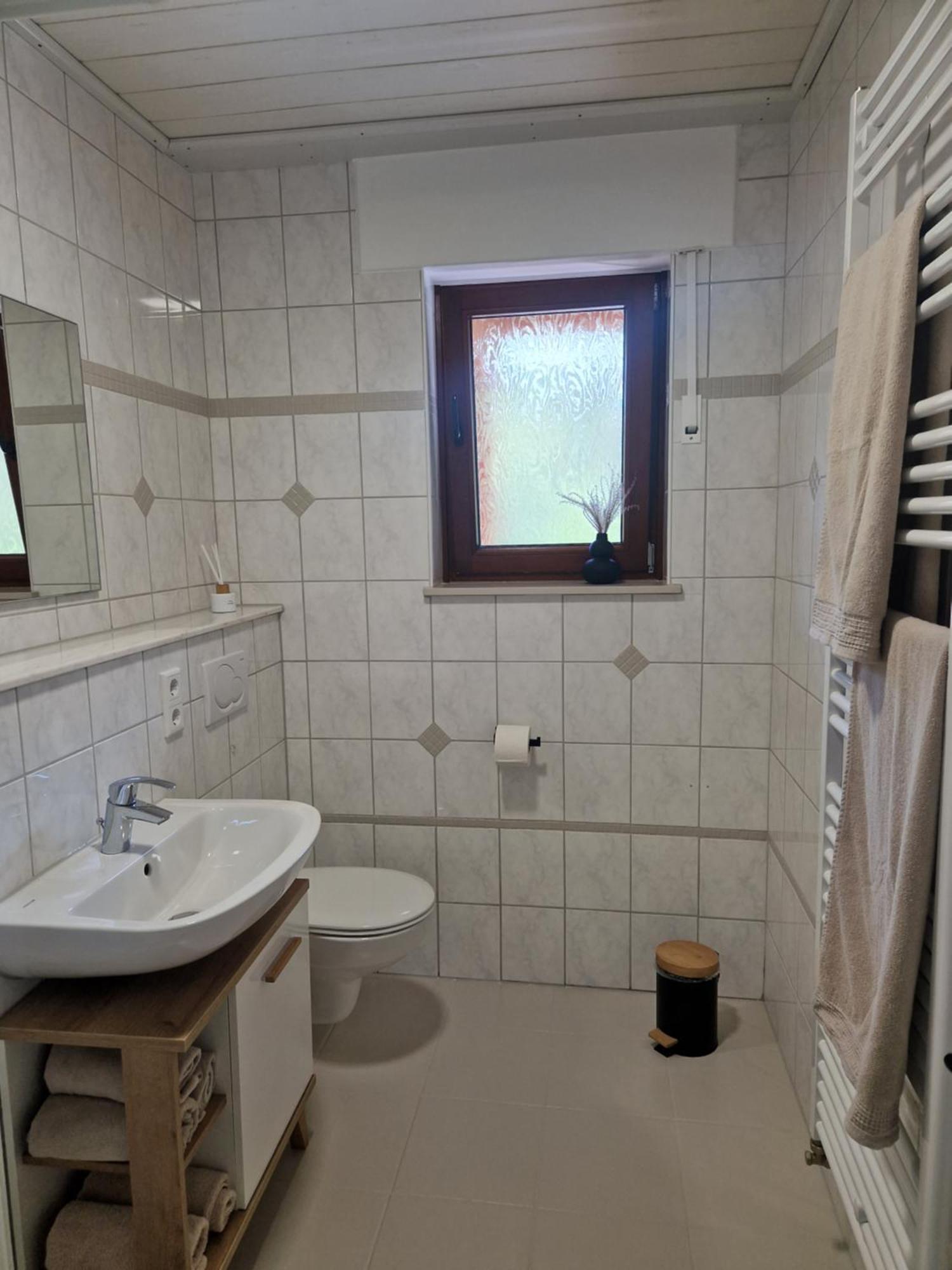 Haus Daut Fewo Mit Hallenbad Вилинген Стая снимка